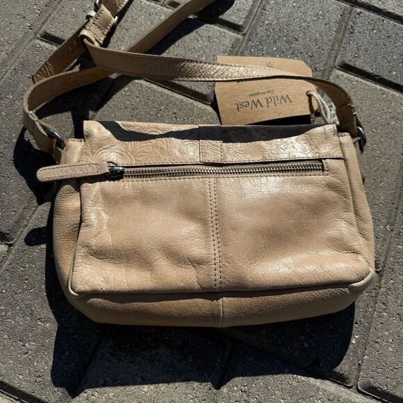 NWT New Wild West Los Angeles Lili Flower Leather Beige Crossbody Bag Embossed - Picture 3 of 11